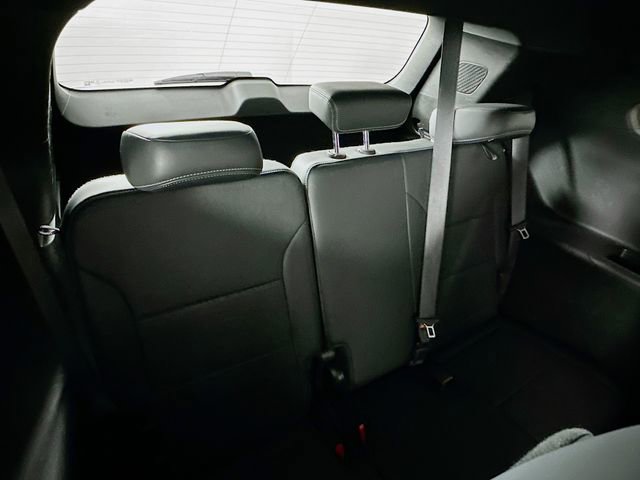 Used 2025 Buick Enclave Preferred AWD/4WD image 34