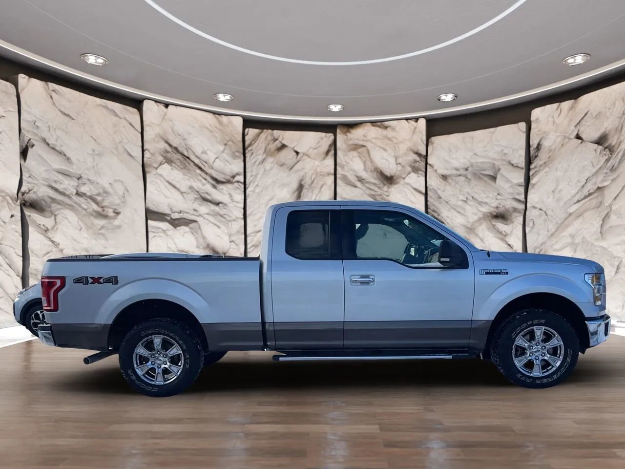 Used 2016 Ford F150 XLT w/ Equipment Group 302A Luxury image 9