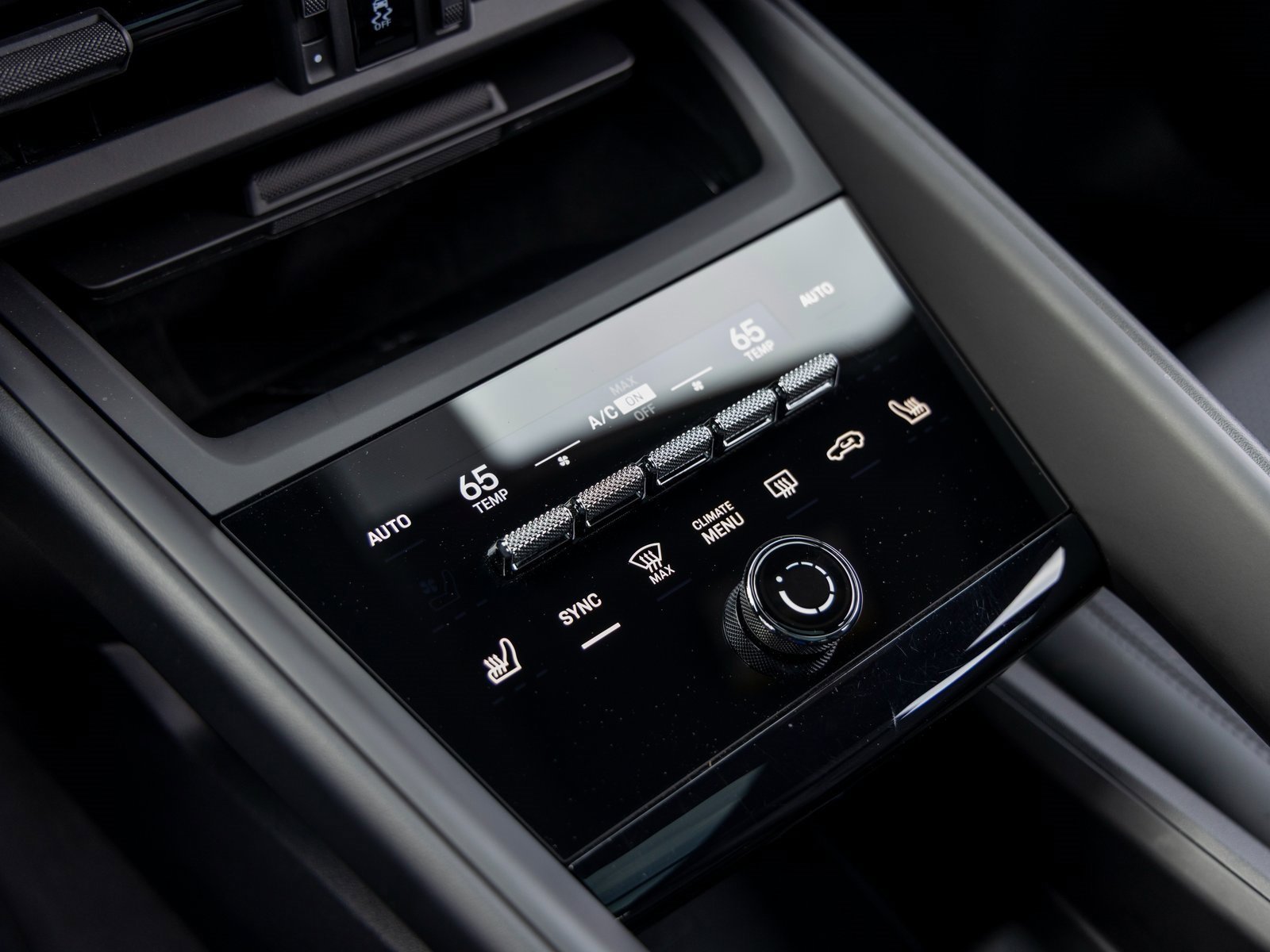 Certified 2025 Porsche Macan Electric image 35