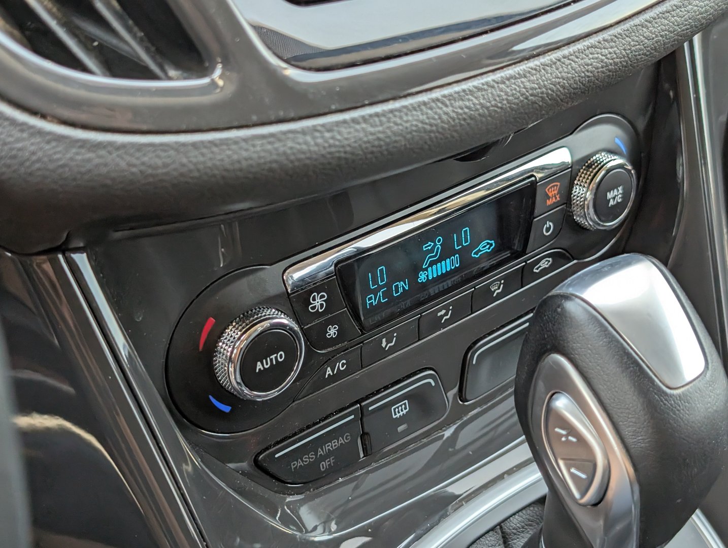 Used 2014 Ford Escape Titanium AWD/4WD image 15