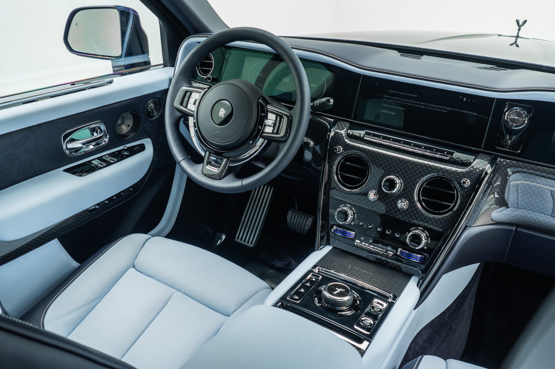 Used 2025 Rolls-Royce Cullinan Black Badge AWD/4WD image 29