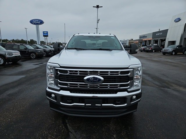 New 2025 Ford F350 XLT image 2