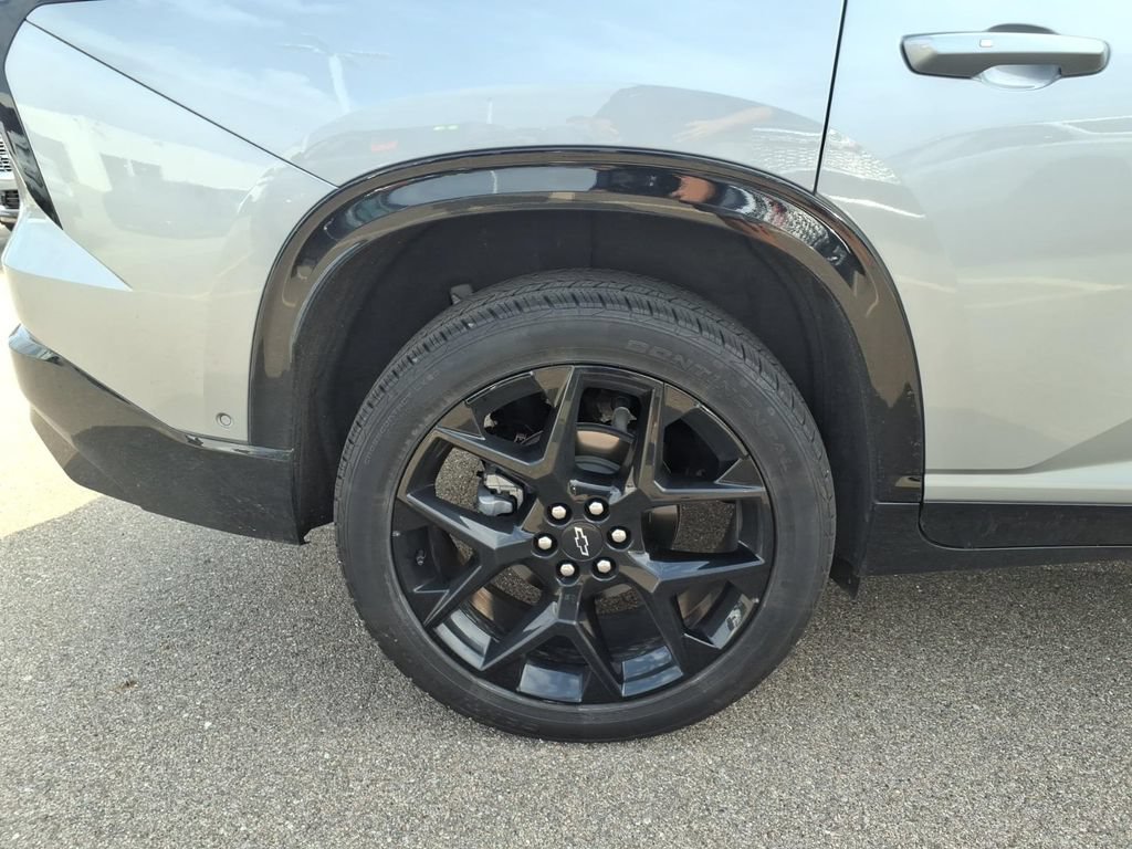Used 2024 Chevrolet Traverse RS w/ LPO, Floor Liner Package AWD/4WD image 28