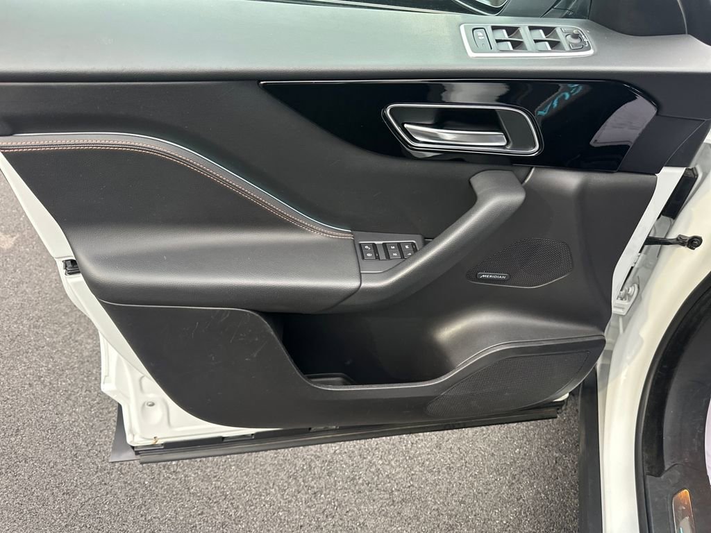 Used 2020 Jaguar F-PACE Prestige image 14