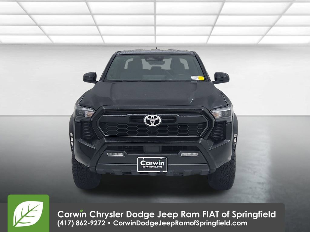 Used 2024 Toyota Tacoma TRD Off-Road image 3