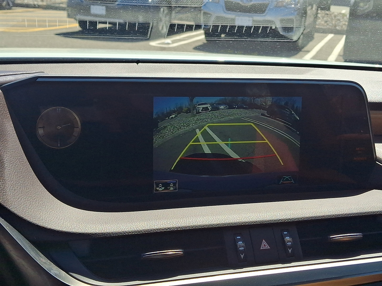 Used 2019 Lexus ES 300h w/ Luxury Package image 19