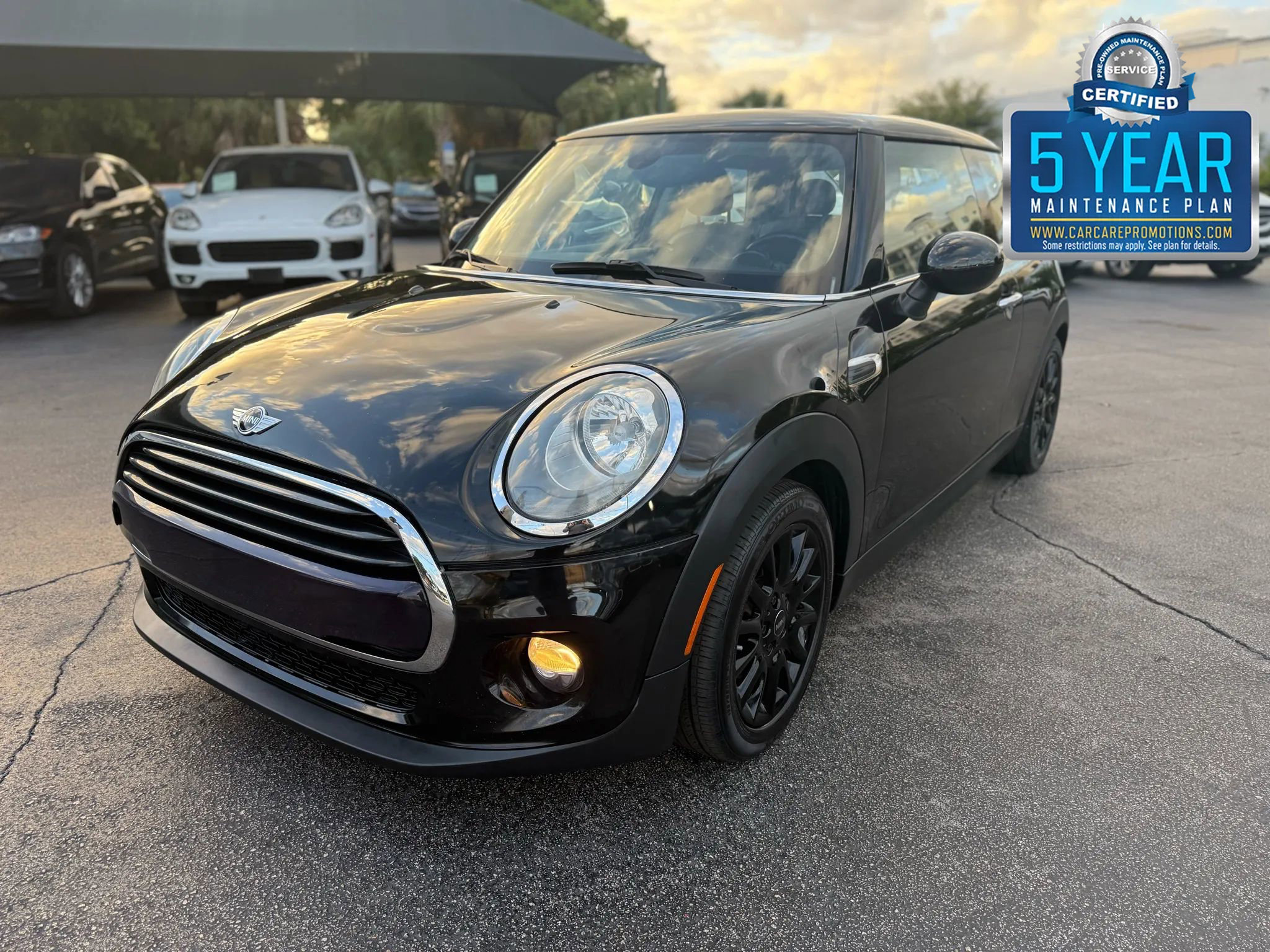Used 2018 MINI Cooper 2-Door Hardtop image 1