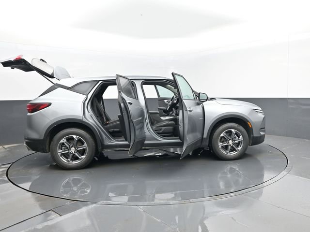 Used 2025 Chevrolet Blazer LT image 28