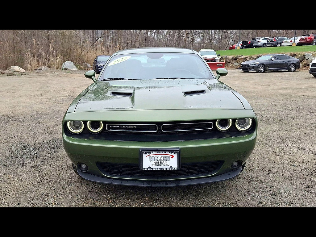 Used 2022 Dodge Challenger SXT w/ Plus Package image 3