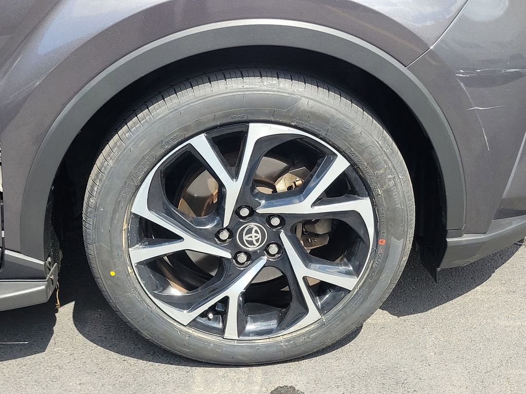 Used 2021 Toyota C-HR LE image 5