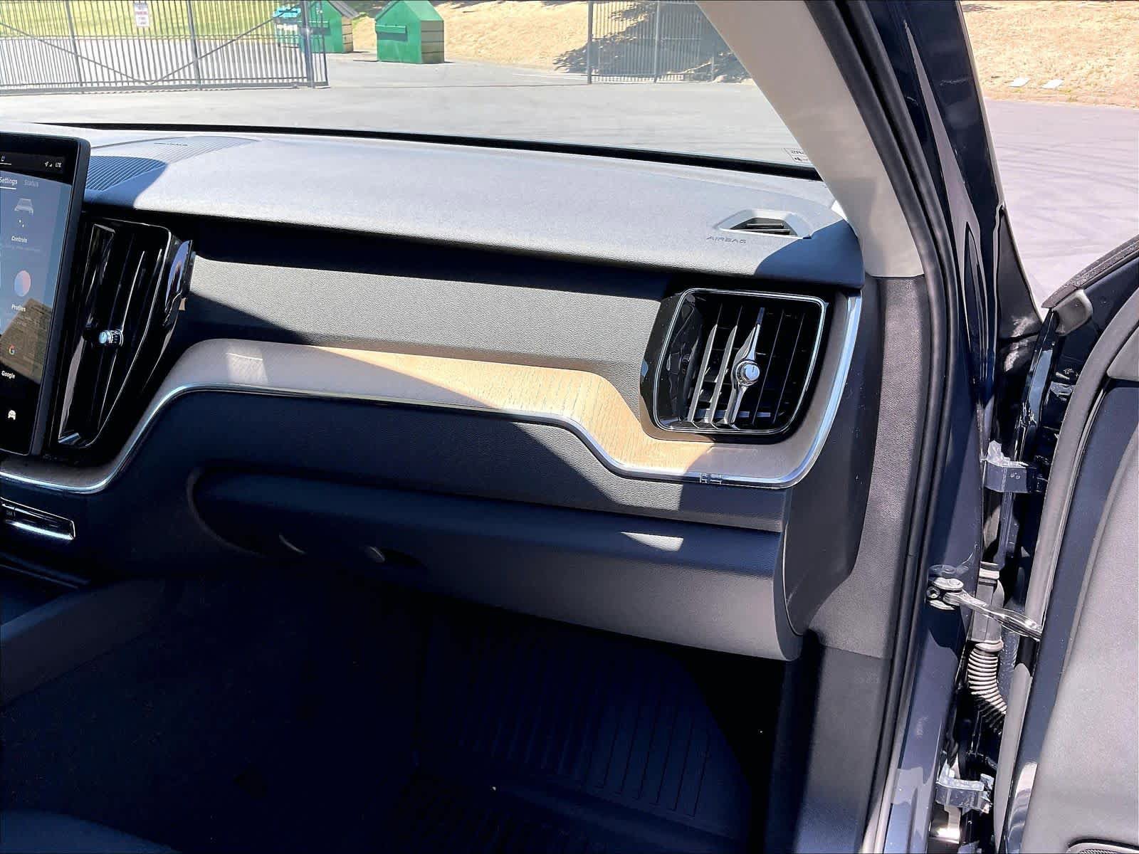 New 2026 Volvo XC60 T8 Plus w/ Climate Package AWD/4WD image 28