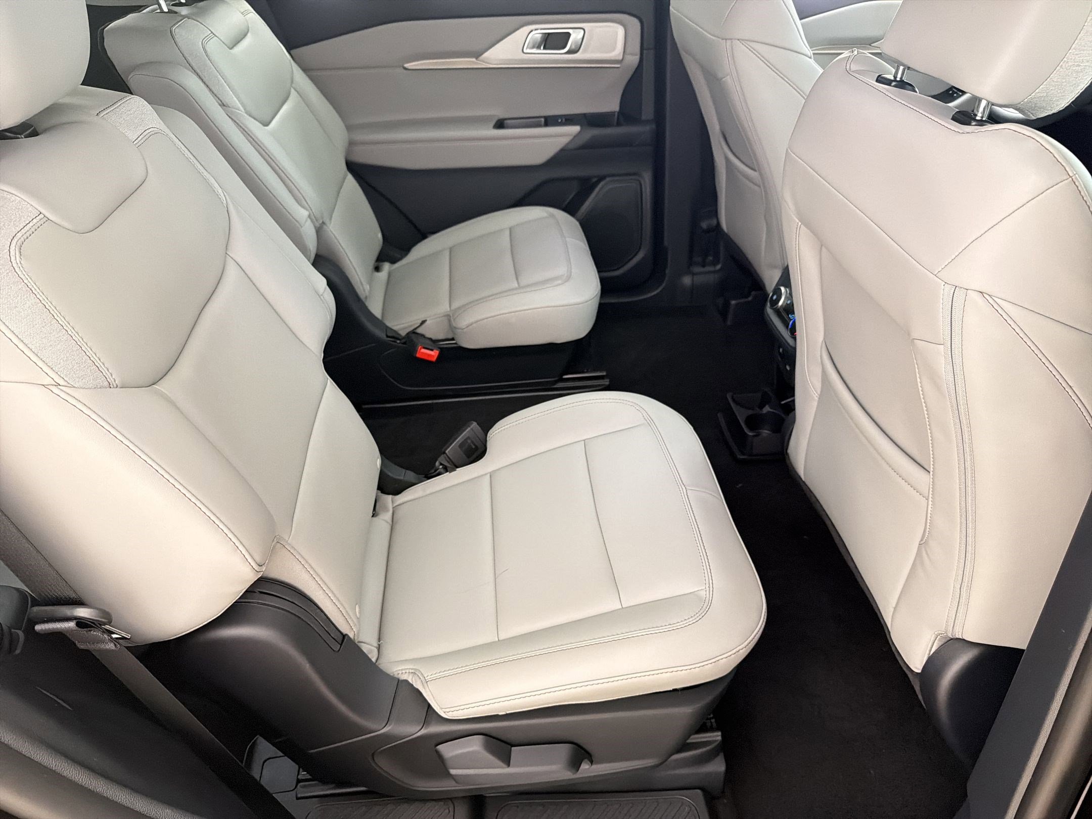 New 2026 Ford Explorer Active image 28