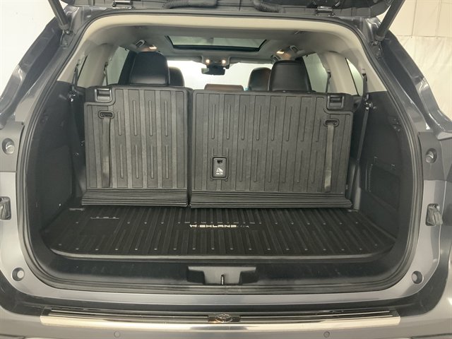 Used 2020 Toyota Highlander Platinum AWD/4WD image 17