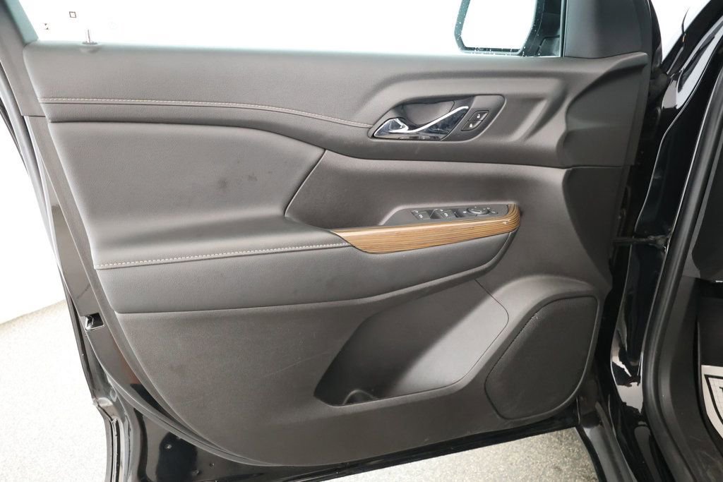 Used 2021 GMC Acadia SLE image 8