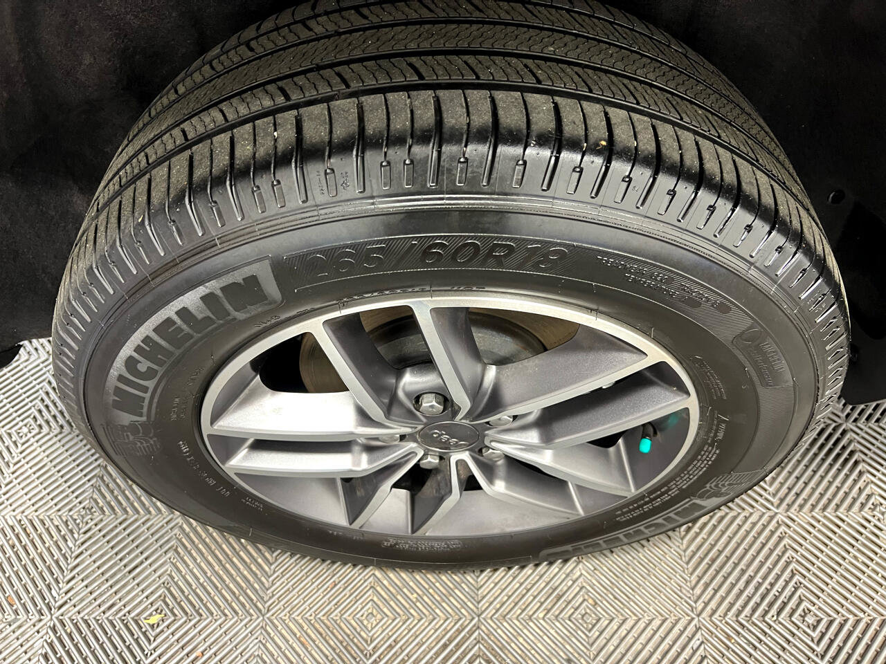 Used 2022 Jeep Grand Cherokee Limited image 37