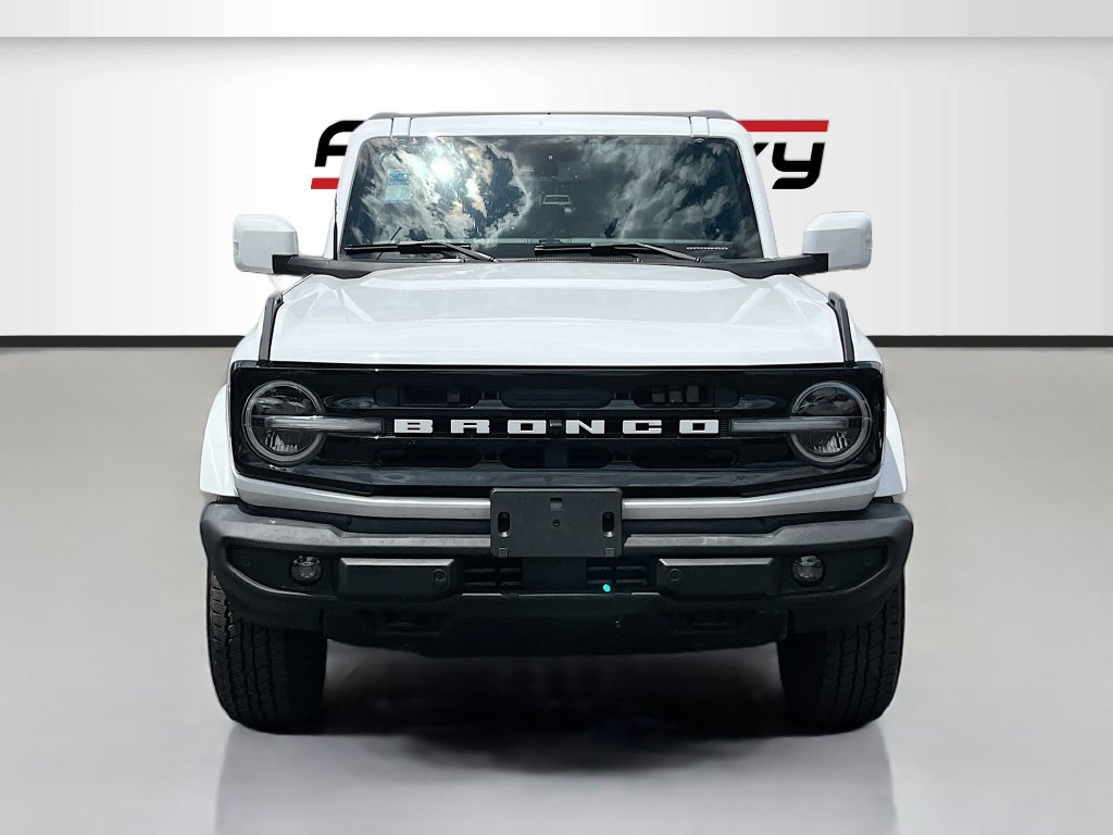 Used 2025 Ford Bronco Outer Banks AWD/4WD image 2