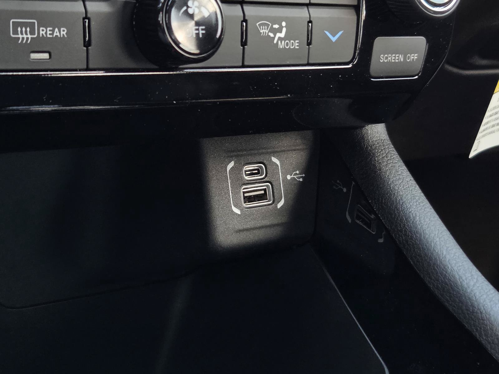 New 2026 Jeep Compass Latitude AWD/4WD image 16