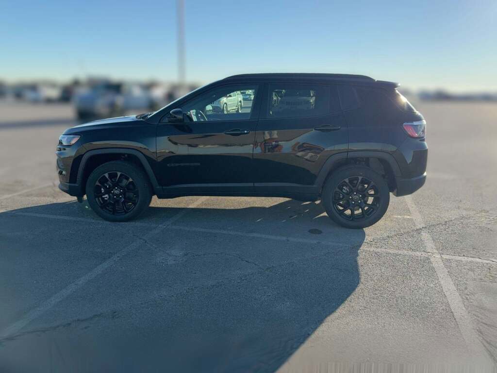 New 2026 Jeep Compass Latitude image 6