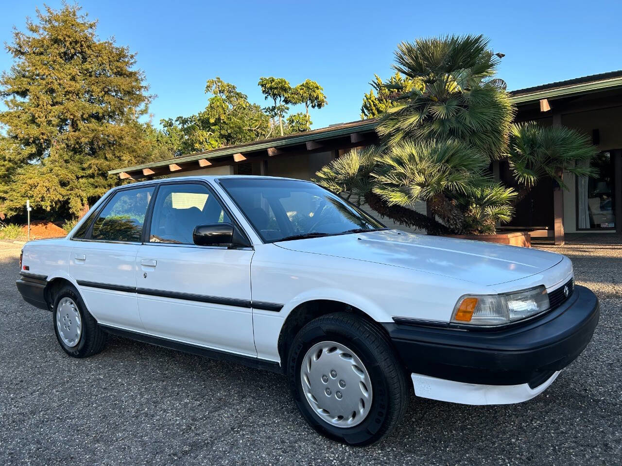Used 1991 Toyota Camry Deluxe image 11