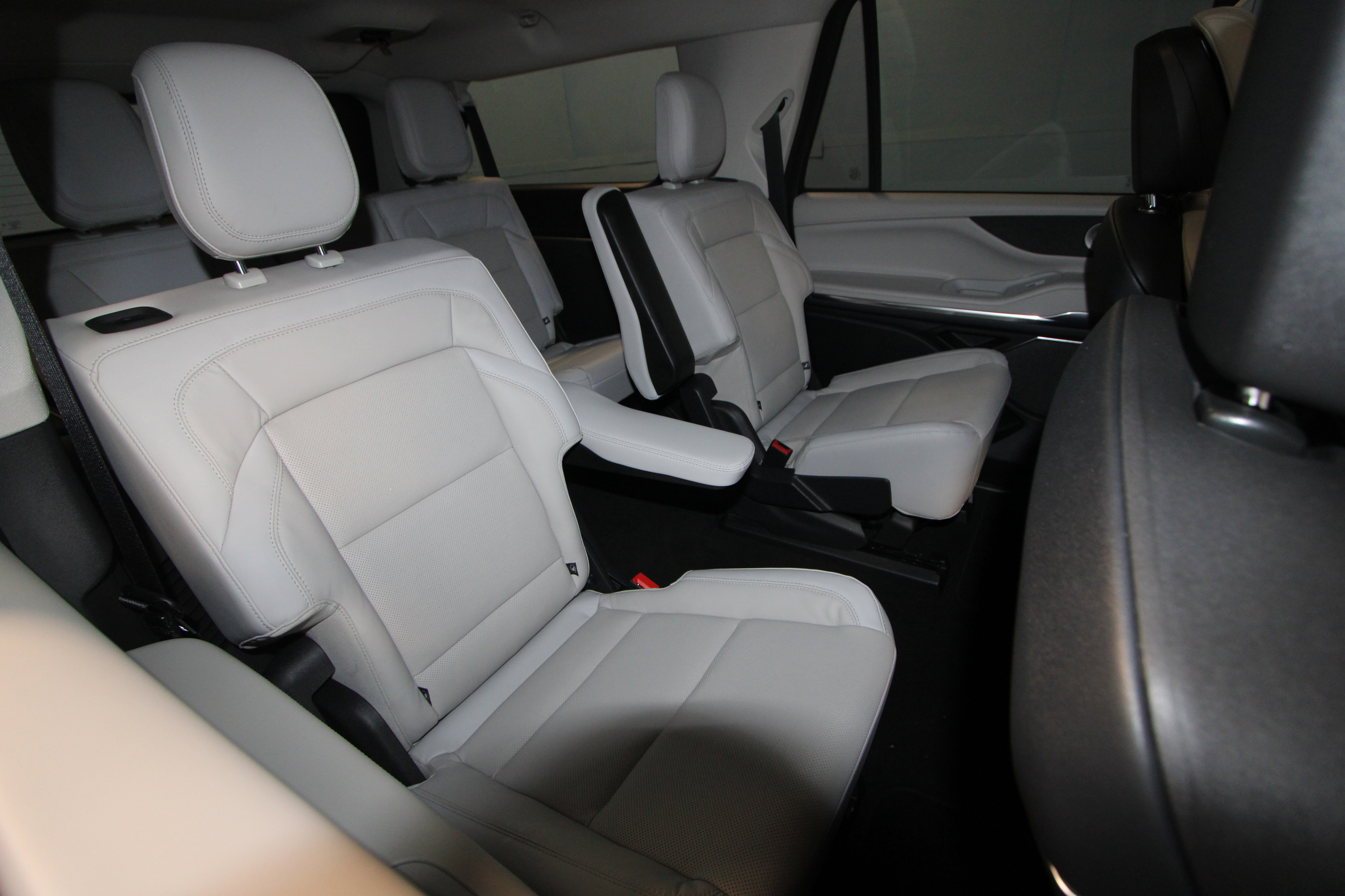 New 2026 Lincoln Navigator L Reserve AWD/4WD image 23