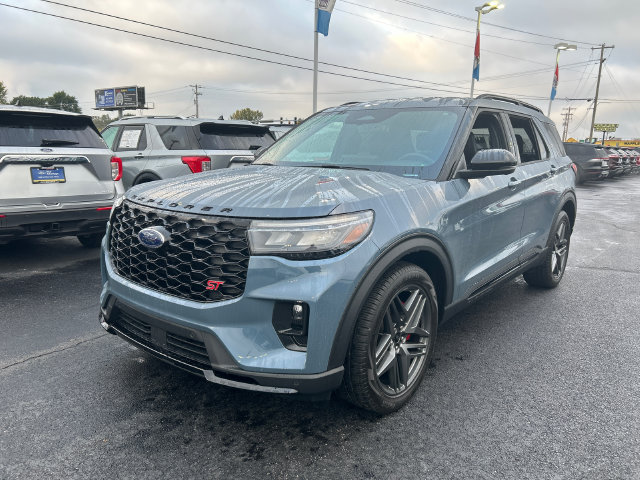 Certified 2026 Ford Explorer ST AWD/4WD image 3