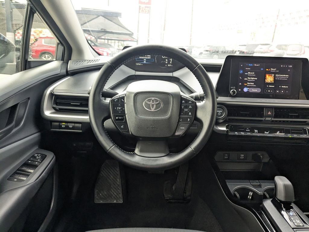 Used 2025 Toyota Prius LE image 16