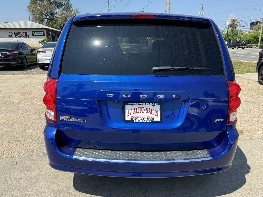 Used 2020 Dodge Grand Caravan SXT image 6