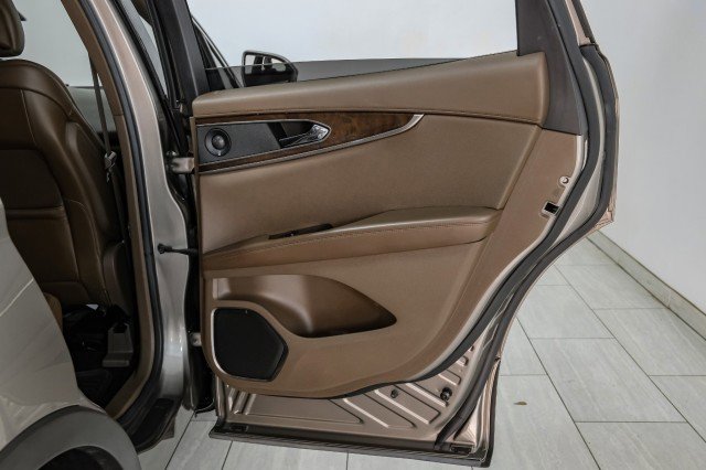 Used 2016 Lincoln MKX Reserve w/ Technology Package FWD image 48