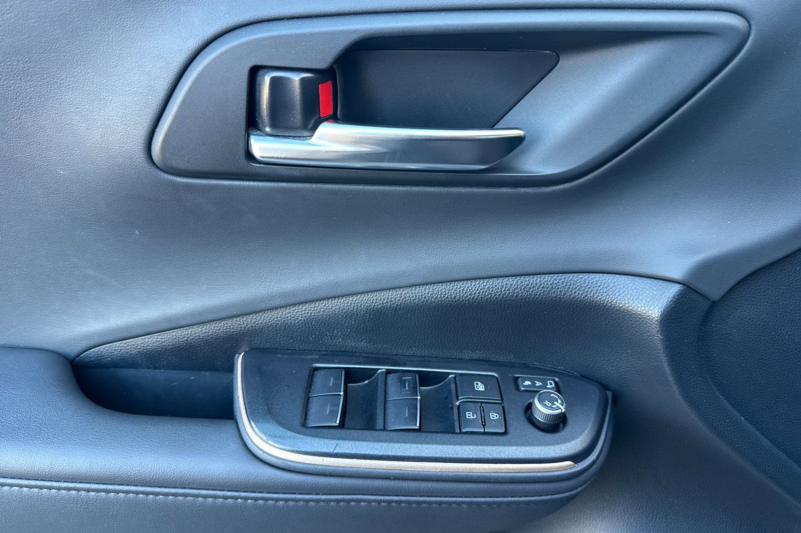 Used 2023 Toyota Crown XLE image 14