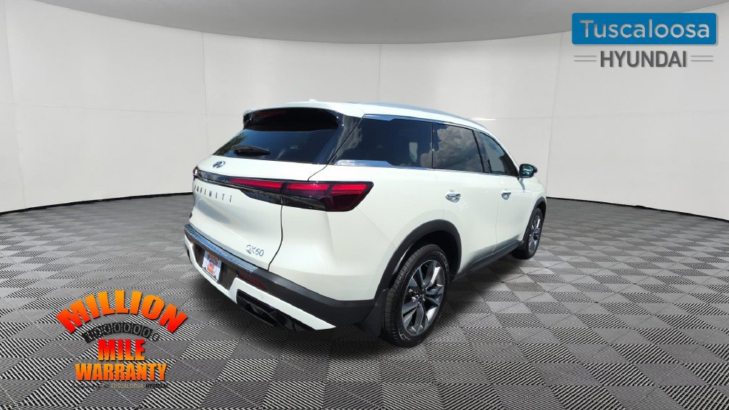 Used 2023 INFINITI QX60 Luxe w/ Cargo Package FWD image 8