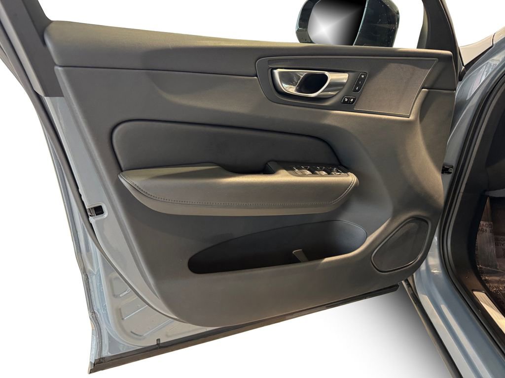 Certified 2023 Volvo XC60 B5 Plus w/ Climate Package image 10