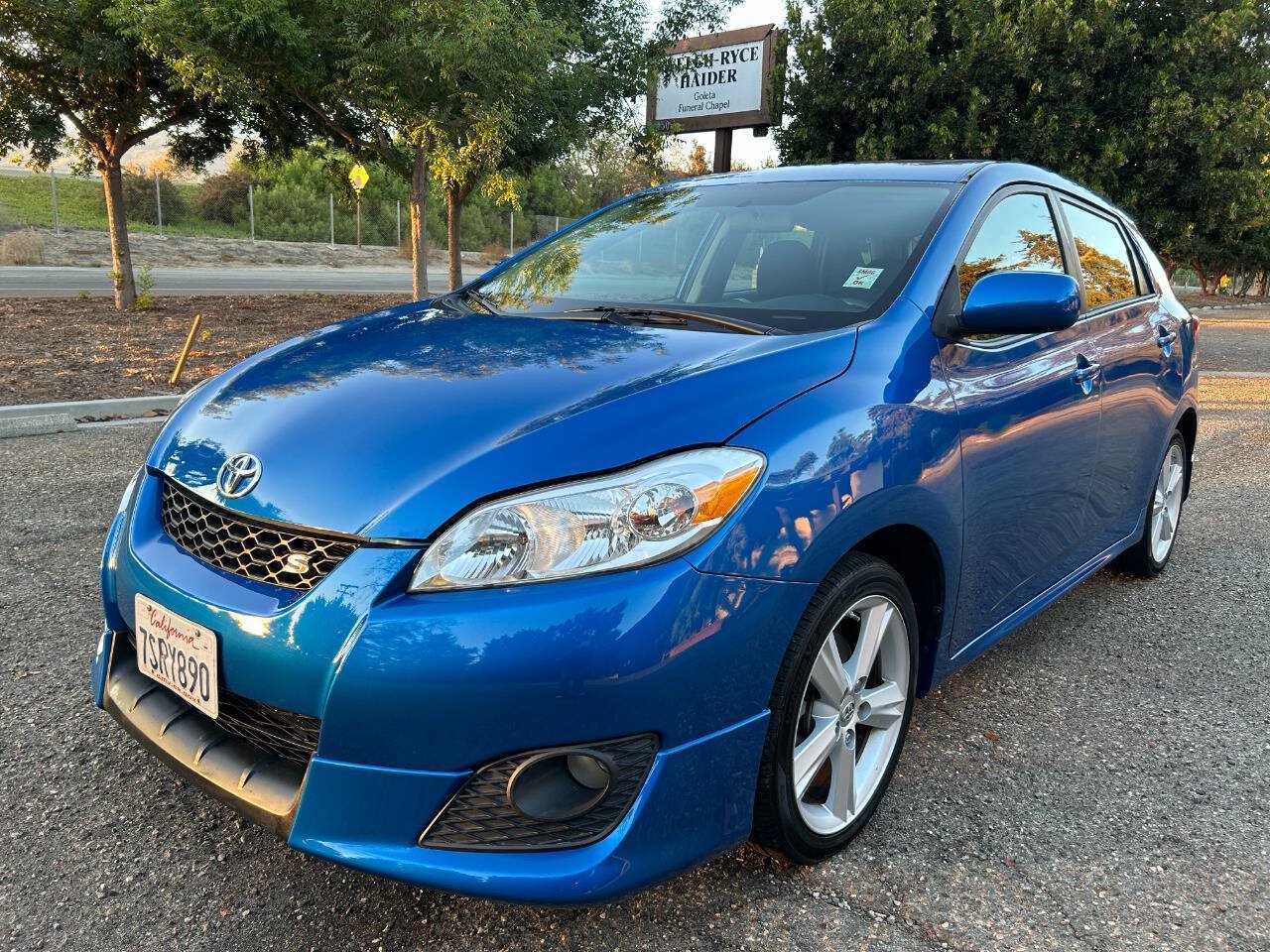 Used 2009 Toyota Matrix S FWD image 2
