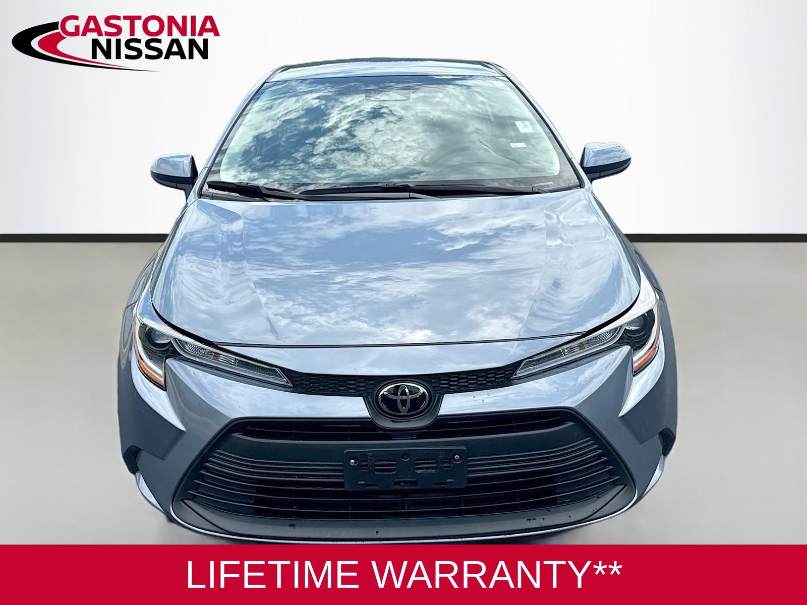 Used 2024 Toyota Corolla LE FWD image 2