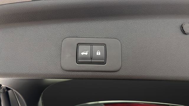 Used 2025 Nissan Murano SV AWD/4WD image 25