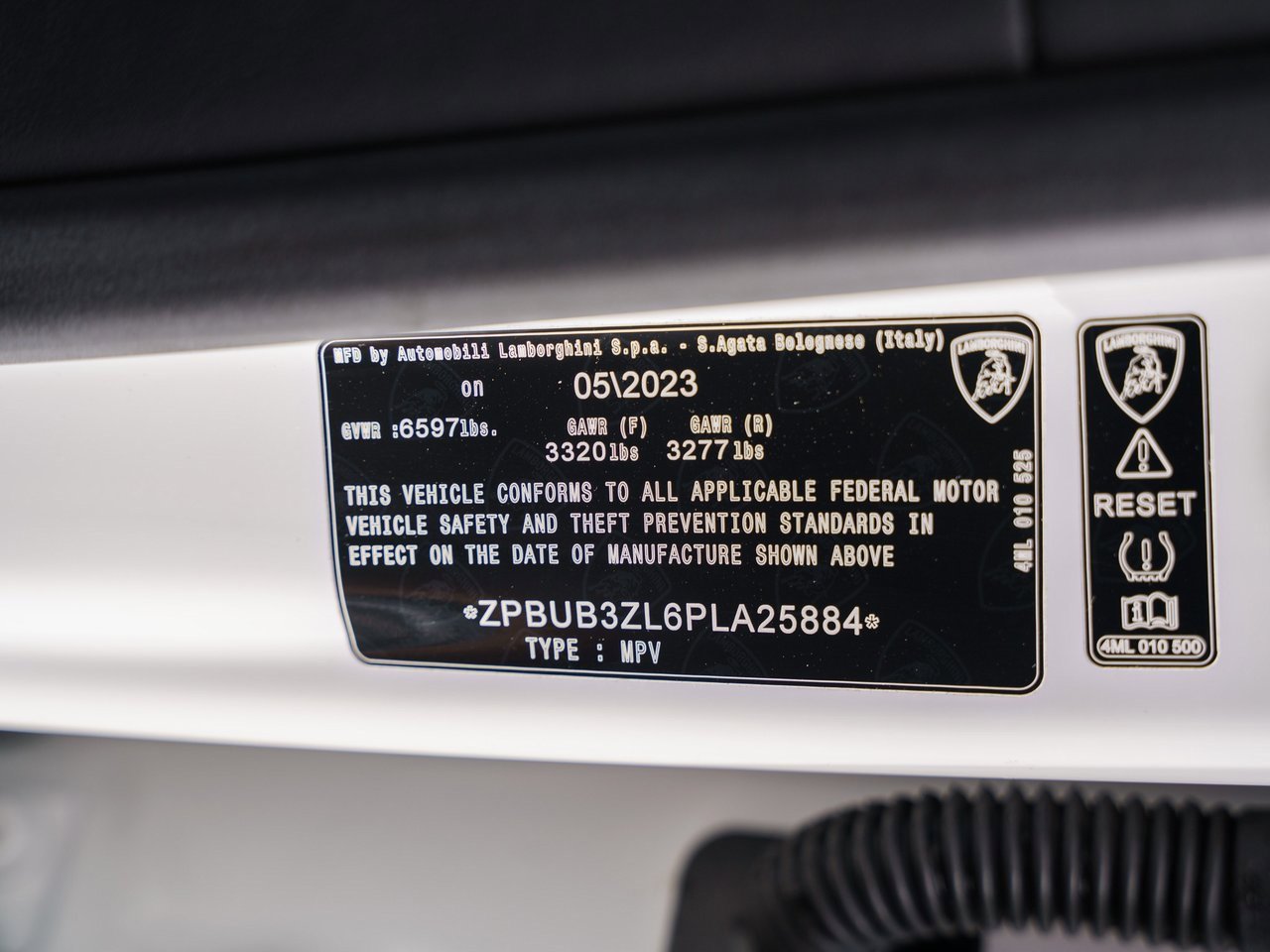 Used 2023 Lamborghini Urus S image 35