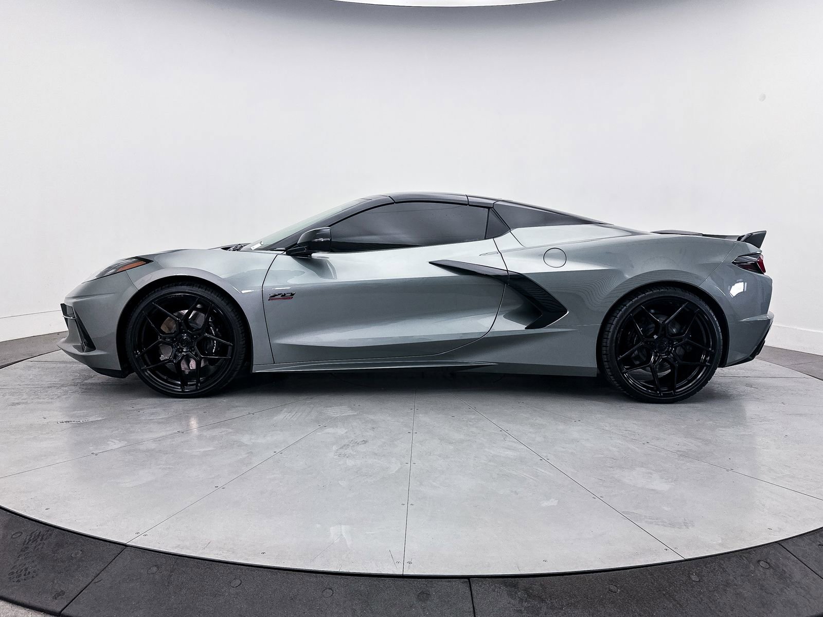 Used 2023 Chevrolet Corvette Stingray Premium Conv w/ Z51 Performance Package RWD image 40