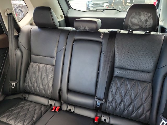 Used 2023 Nissan Rogue Platinum w/ Platinum Premium Package AWD/4WD image 10