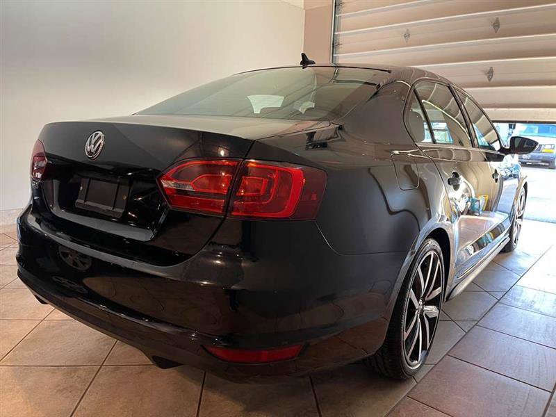 Used 2012 Volkswagen Jetta GLI Autobahn image 44