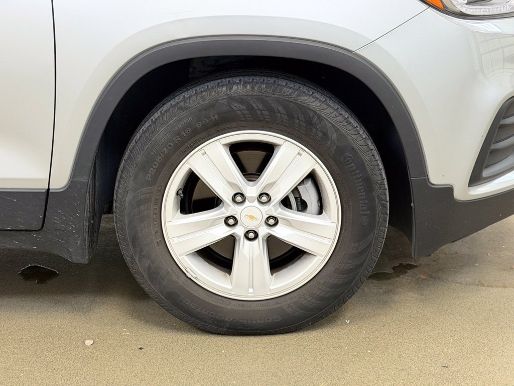 Used 2020 Chevrolet Trax LT w/ LT Convenience Package FWD image 4