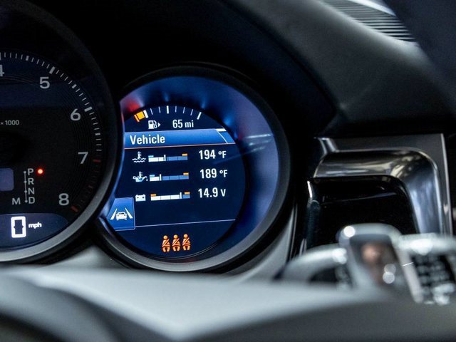 Used 2025 Porsche Macan image 29