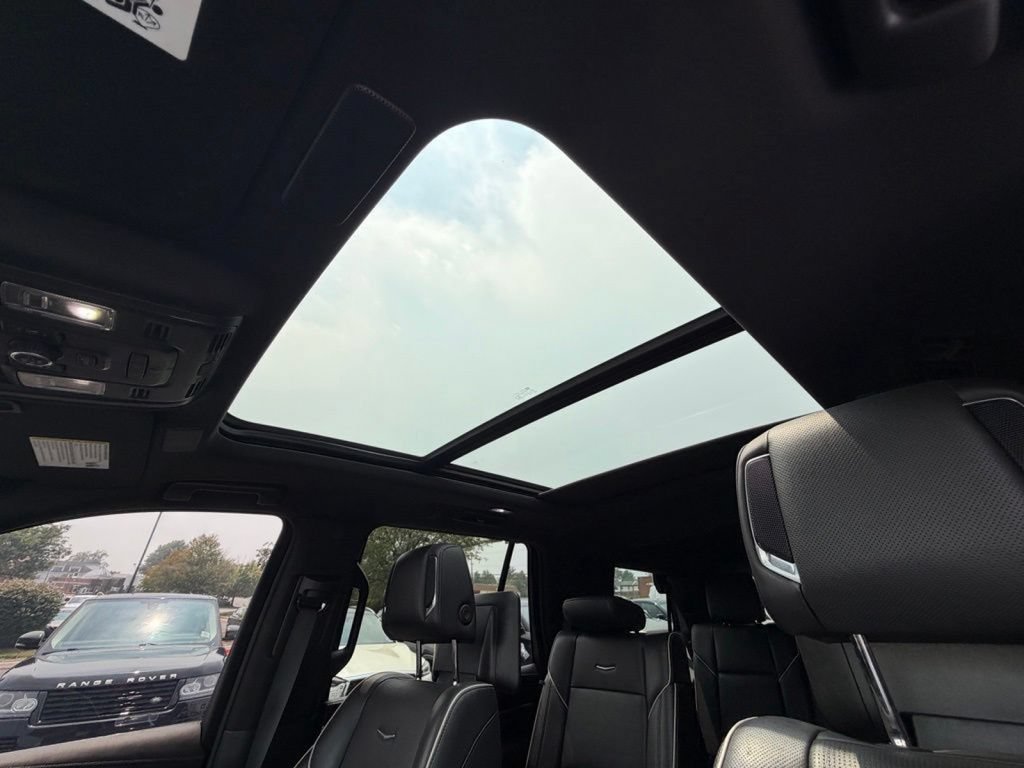 Used 2021 Cadillac Escalade Premium Luxury w/ Driver Assist Tech Package AWD/4WD image 19