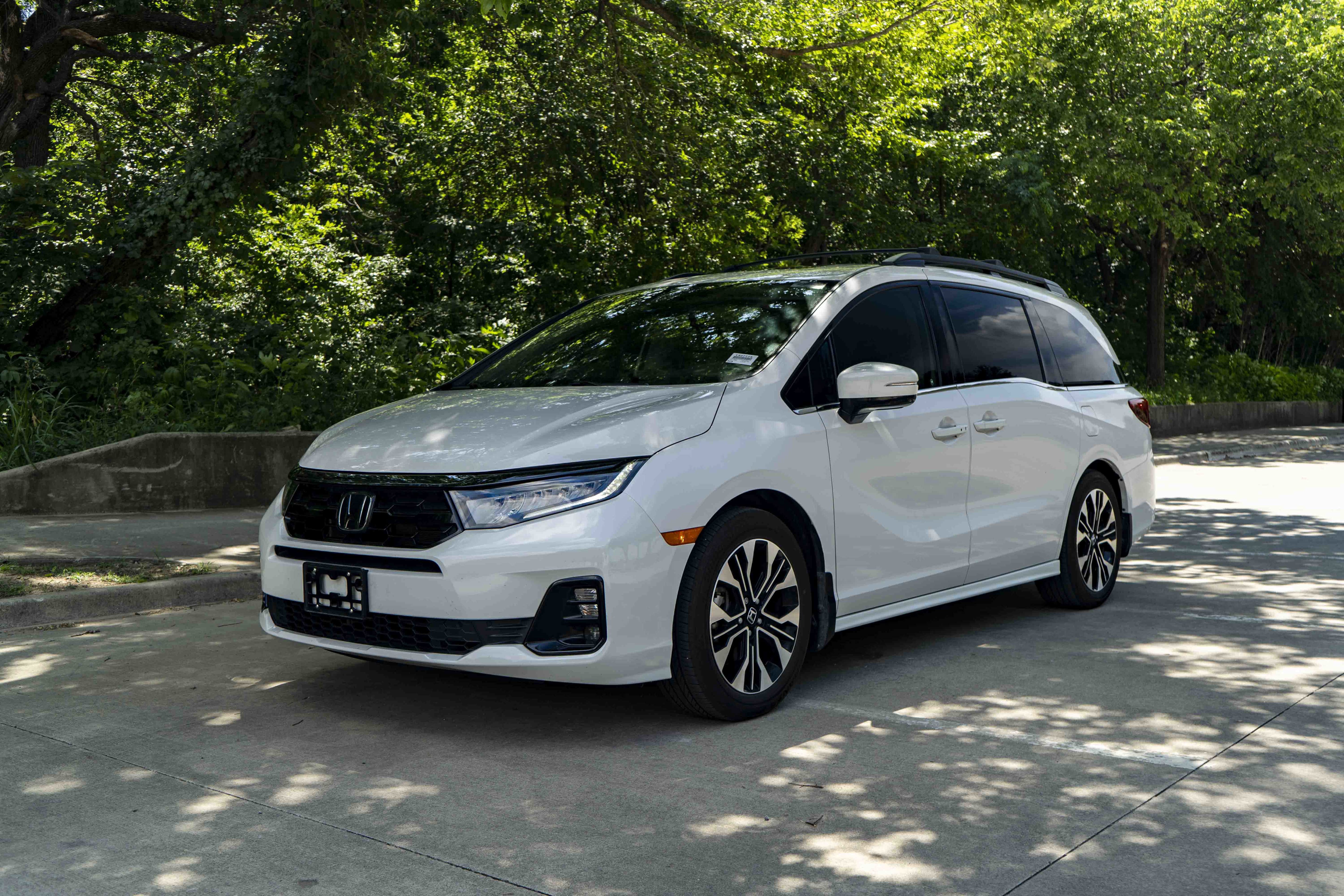 Used 2025 Honda Odyssey Elite image 5