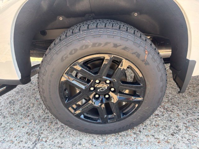 New 2026 Chevrolet Silverado 1500 Custom w/ Turbomax Blackout Package AWD/4WD image 9
