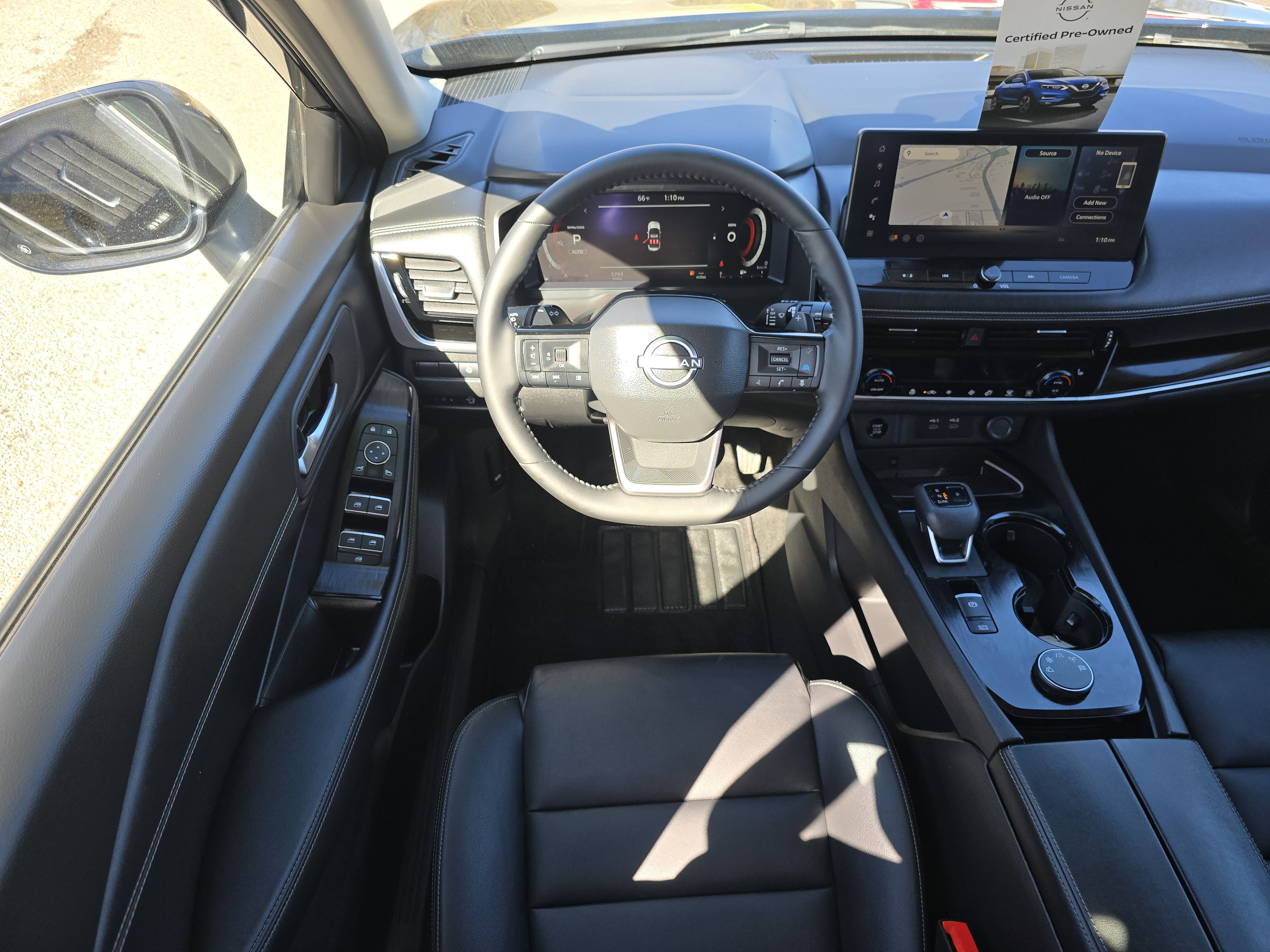 Used 2025 Nissan Rogue SL image 31