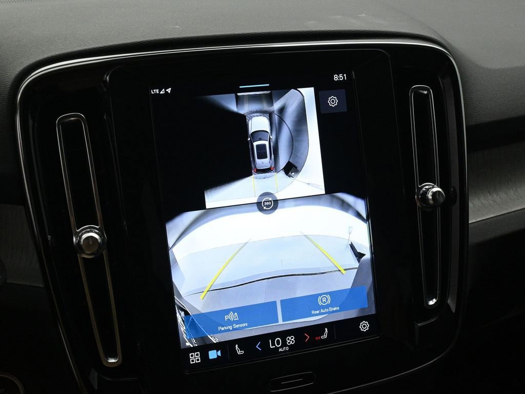 Used 2025 Volvo XC40 B5 Plus image 15