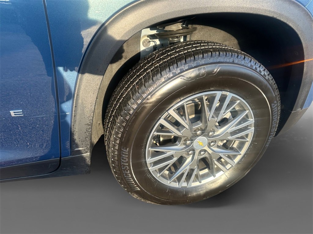 Used 2025 Chevrolet Traverse LT image 15