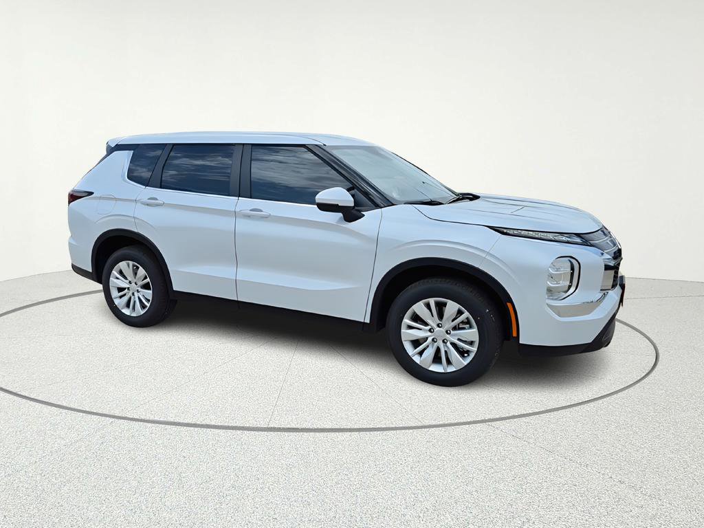 New 2026 Mitsubishi Outlander ES image 8