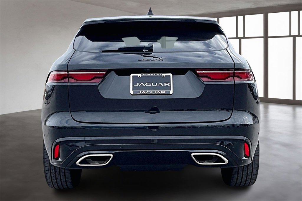 Certified 2025 Jaguar F-PACE R-Dynamic S image 4