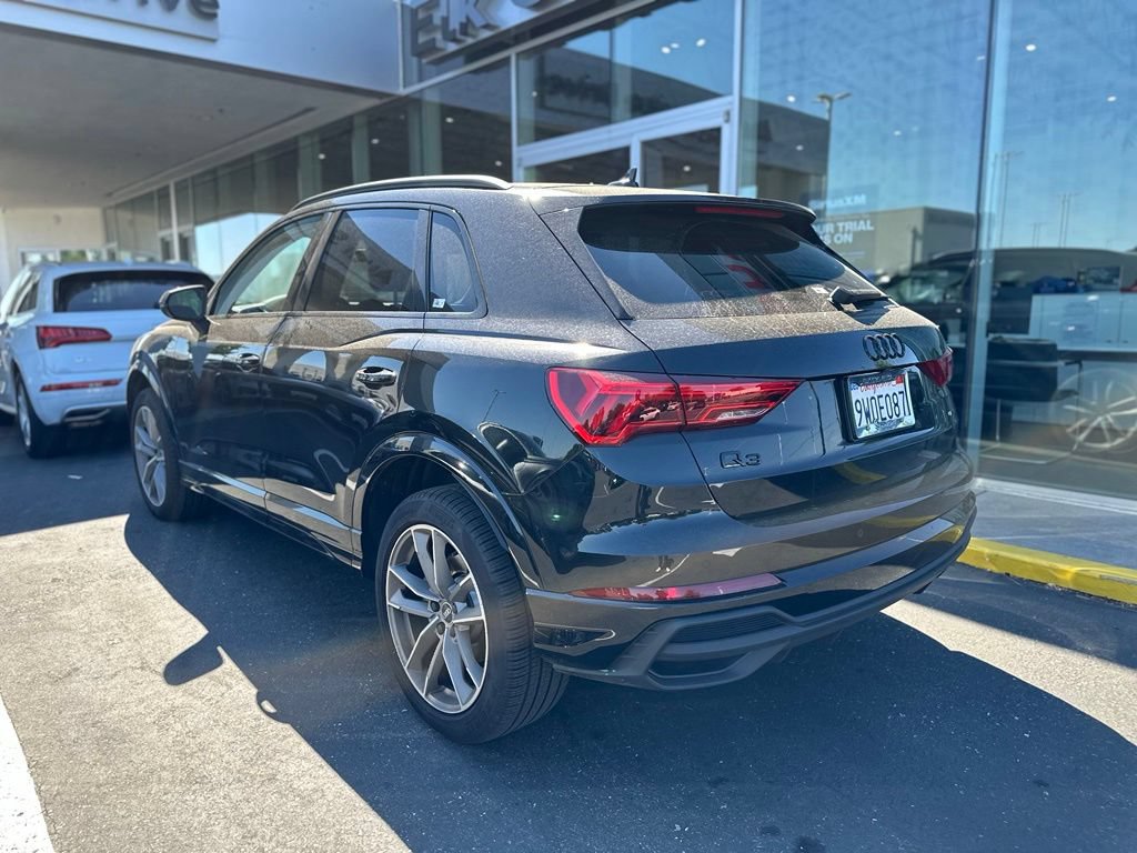 Used 2025 Audi Q3 2.0T Premium w/ Convenience Package AWD/4WD image 4
