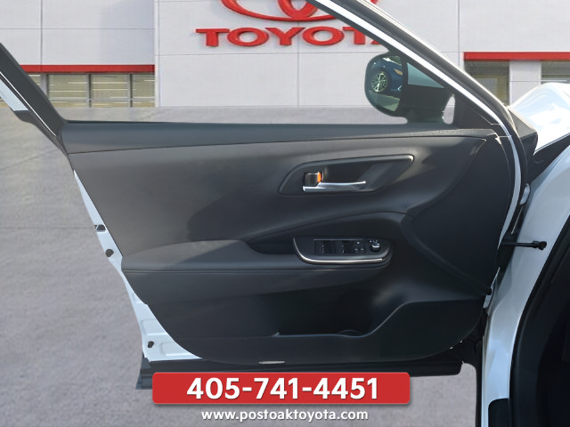 Used 2023 Toyota Crown AWD/4WD image 13